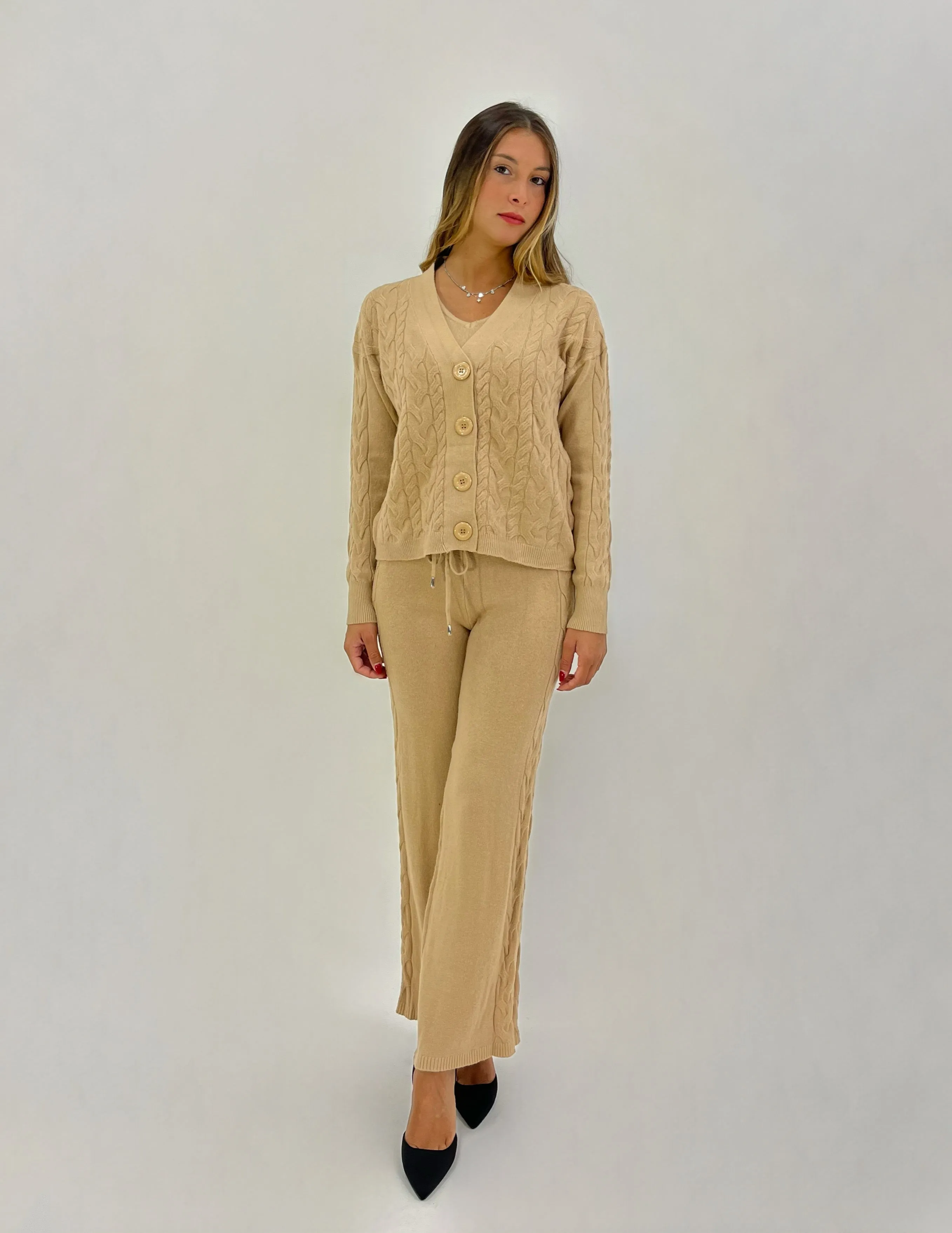 Completo tre pezzi cardigan con top e pantaloni