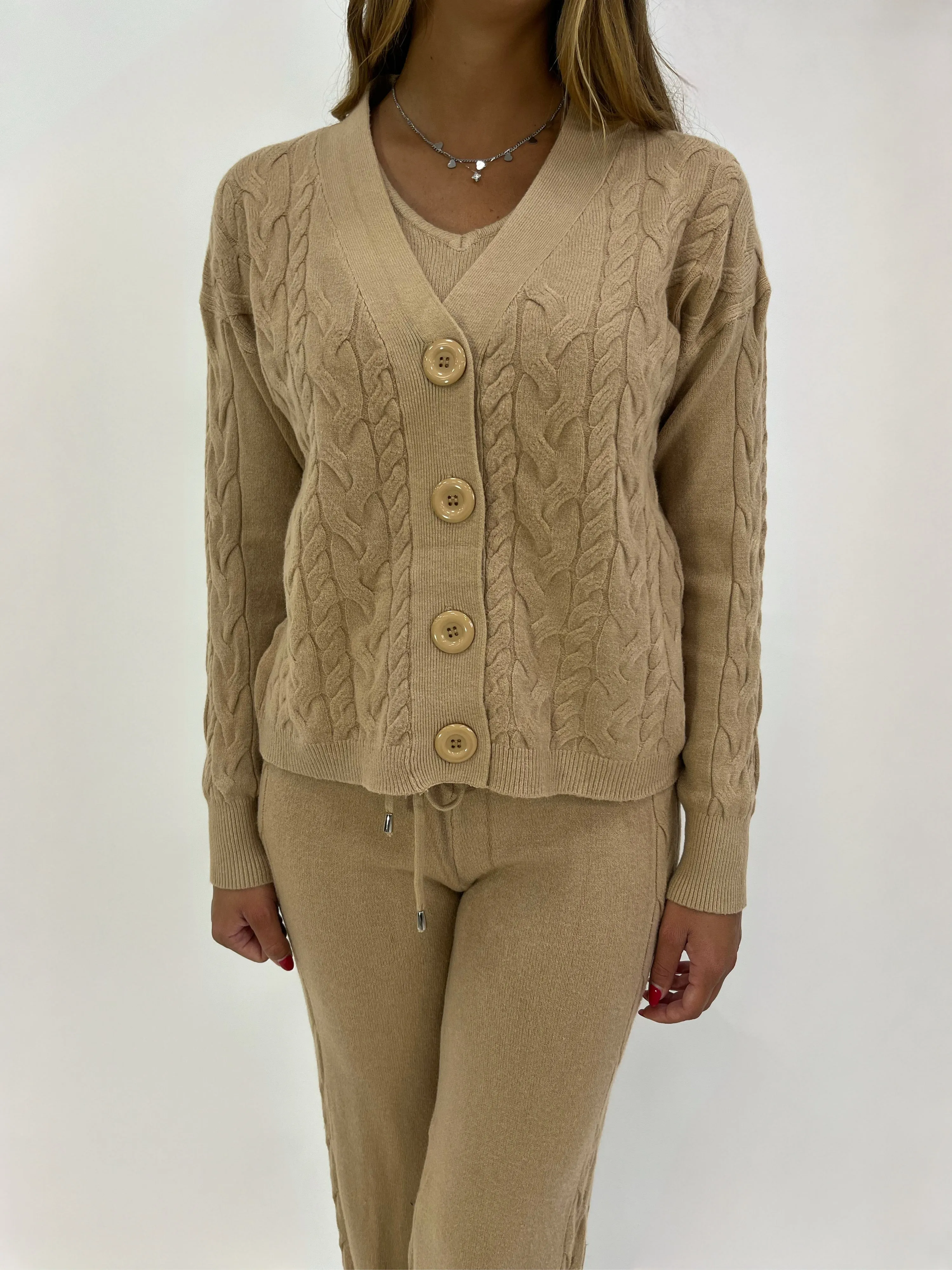 Completo tre pezzi cardigan con top e pantaloni