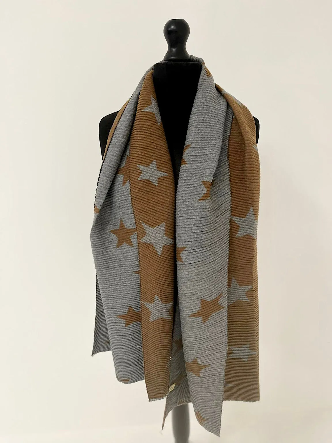 Pleated Star Scarf