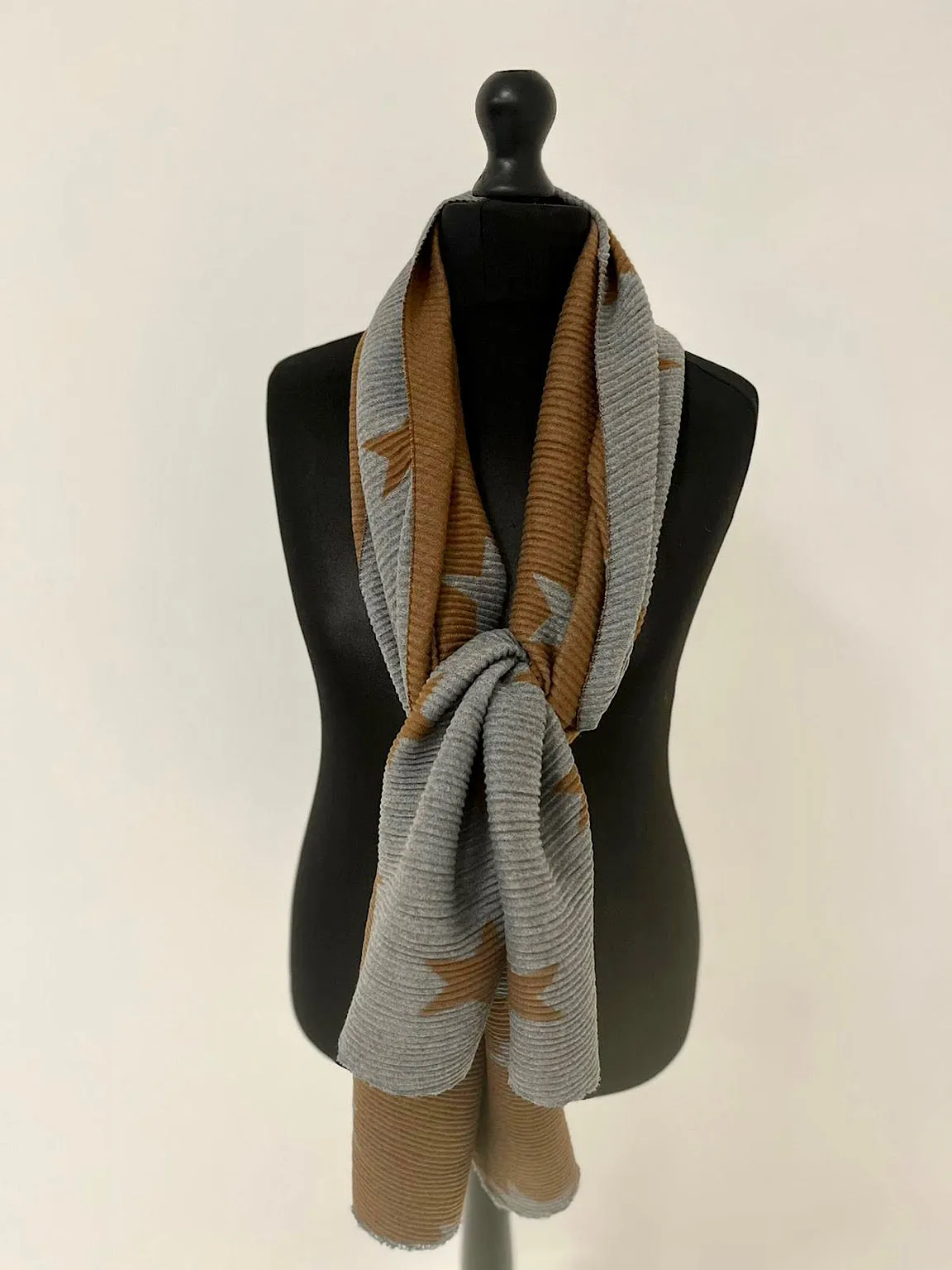 Pleated Star Scarf