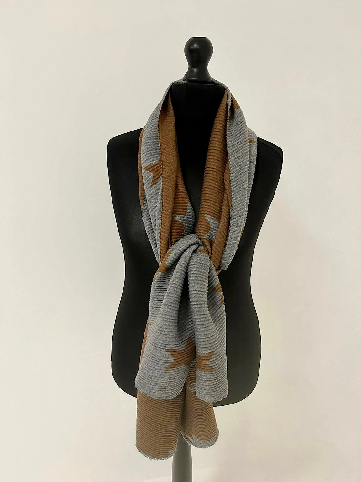 Pleated Star Scarf