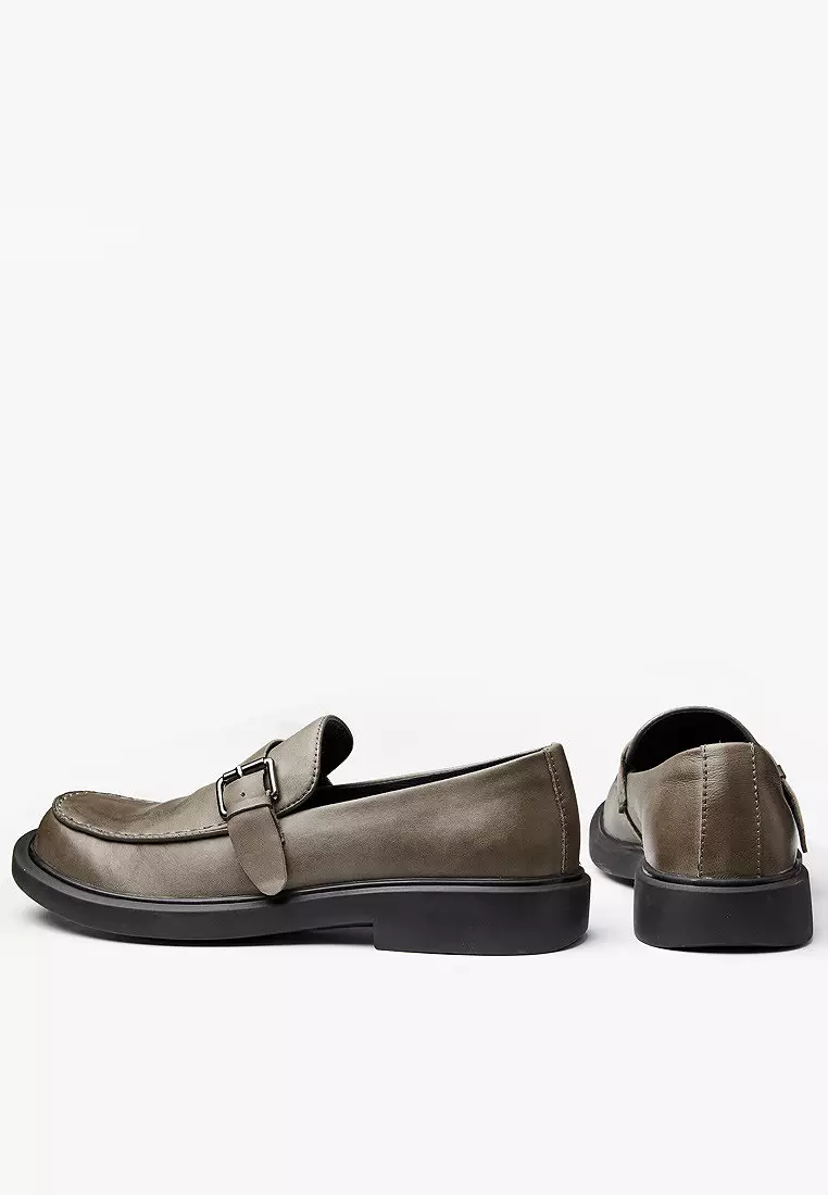 Twenty Eight Shoes VANSA Top Layer Cowhide Buckle Slip-on Loafer  VSM-C2975